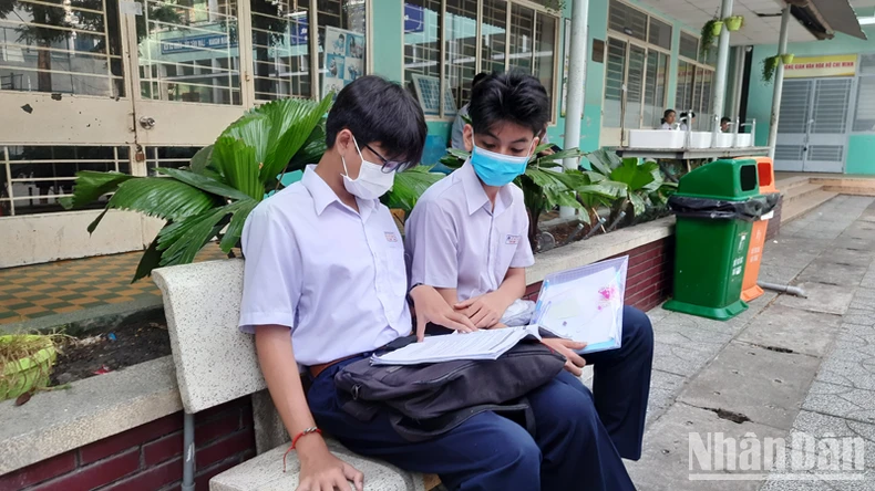 Thành phố Hồ Chí Minh: 98.600 thí sinh bước vào kỳ thi lớp 10 công lập ảnh 1