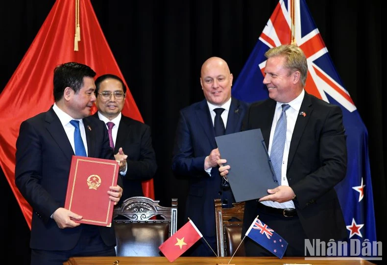 Thủ tướng Phạm Minh Chính và Thủ tướng New Zealand Christopher Luxon họp báo ảnh 2