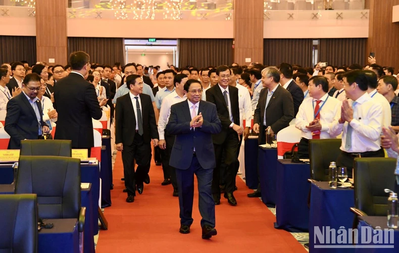 Thủ tướng Phạm Minh Chính: Thực hiện các giải pháp đồng bộ đưa Ninh Thuận phát triển nhanh và bền vững ảnh 1