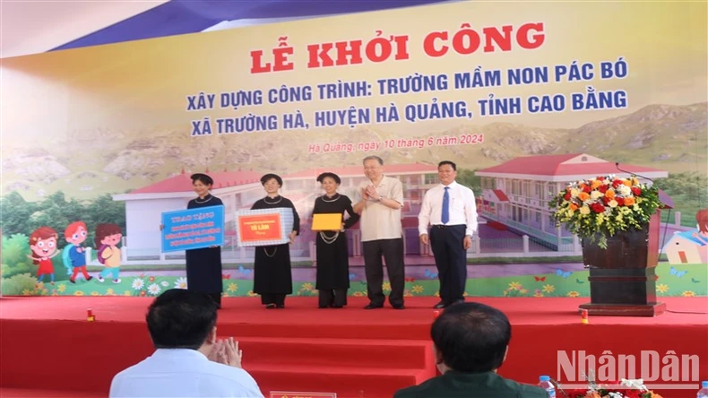 Chủ tịch nước Tô Lâm dâng hương tại Đền thờ Chủ tịch Hồ Chí Minh ảnh 3