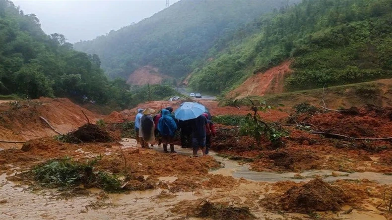 Lũ sông Thao vượt mức lịch sử, nước sông Hồng dâng cao ảnh hưởng một số vùng ở Hà Nội ảnh 27