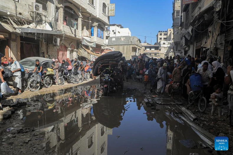 Hàng nghìn người dân tại Gaza di dời theo lệnh sơ tán của Israel ảnh 2