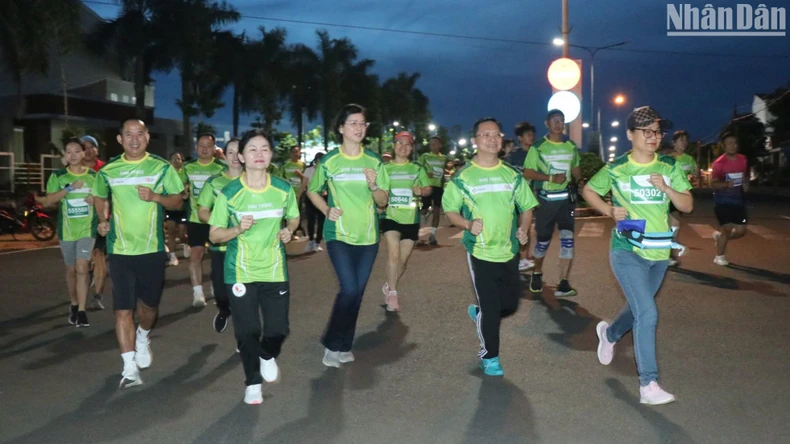 Hơn 15.000 người tham gia giải “Bình Phước marathon - Trường Tươi Group” lần thứ II, năm 2024 ảnh 1