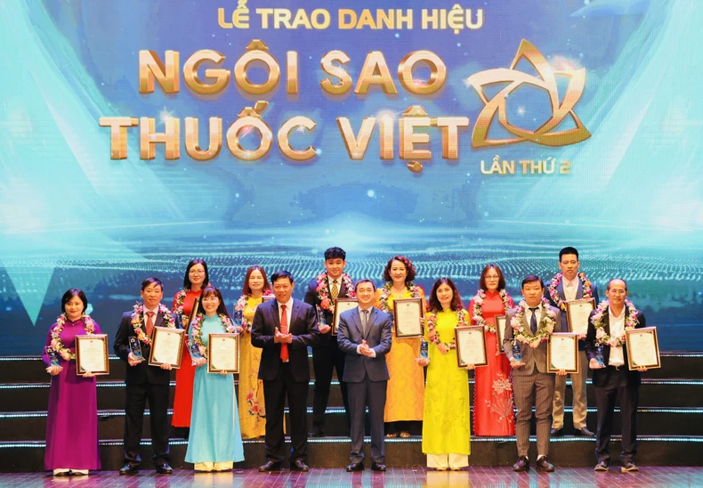 Bộ Y tế trao danh hiệu “Ngôi sao thuốc Việt” lần thứ 2 ảnh 1