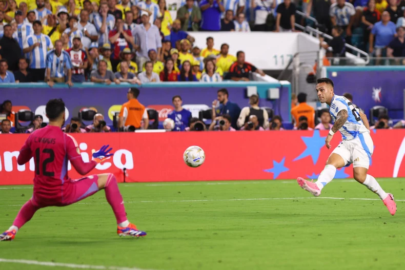 Argentina phá kỷ lục số lần vô địch Copa America ảnh 1