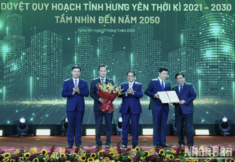 Tích cực ứng dụng khoa học công nghệ đổi mới sáng tạo để phát triển Hưng Yên nhanh, bền vững ảnh 2