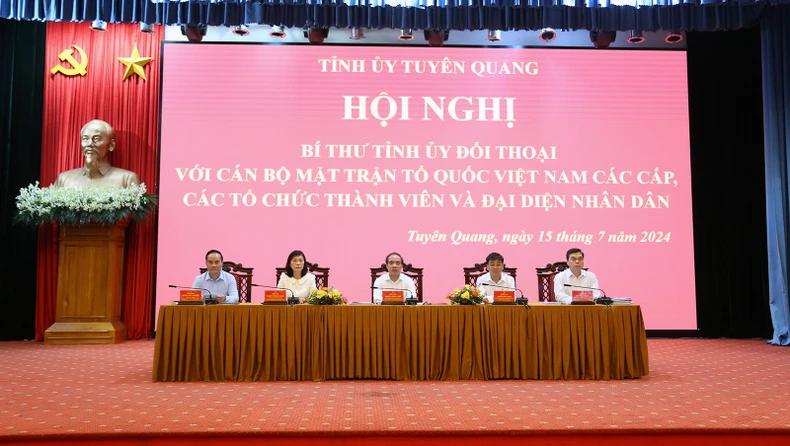 Bí thư Tỉnh ủy Tuyên Quang đối thoại với cán bộ Mặt trận Tổ quốc các cấp, các tổ chức thành viên và đại diện nhân dân ảnh 2