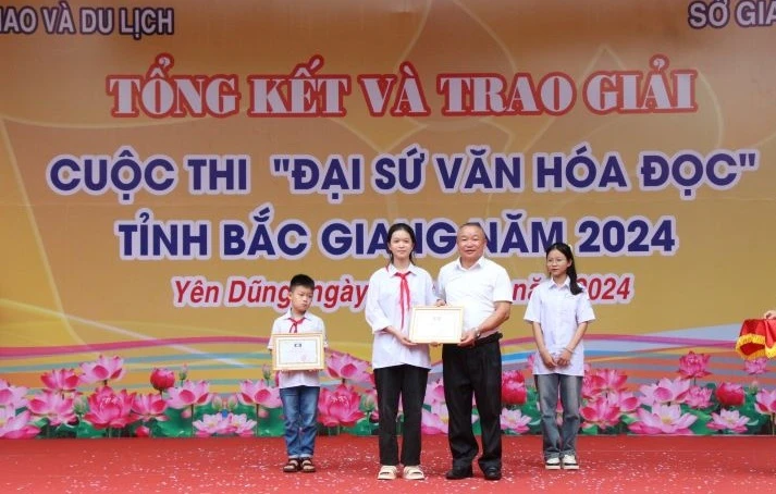 Bắc Giang trao giải cuộc thi “Đại sứ văn hóa đọc” ảnh 2