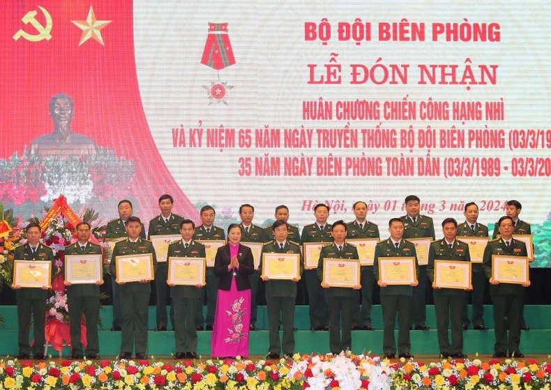 Chủ tịch nước Võ Văn Thưởng dự kỷ niệm 65 năm Ngày truyền thống Bộ đội Biên phòng ảnh 4