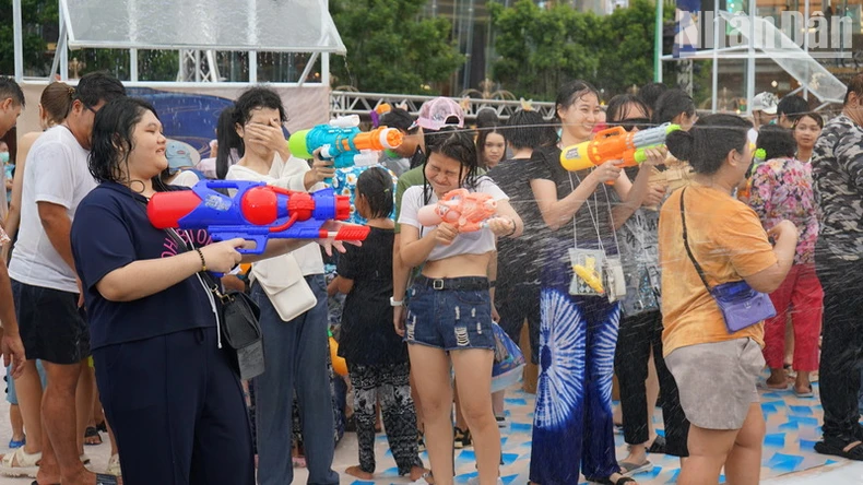 Songkran năm đầu tiên được công nhận là di sản văn hóa phi vật thể ảnh 1