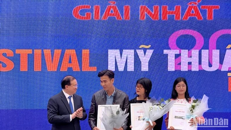 Trao giải và khai mạc triển lãm Festival Mỹ thuật trẻ lần thứ 7-năm 2024 ảnh 2