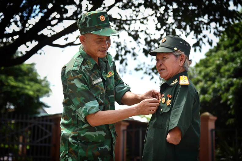 Văn học cần quan tâm hơn nữa tới đề tài thương binh liệt sĩ ảnh 1