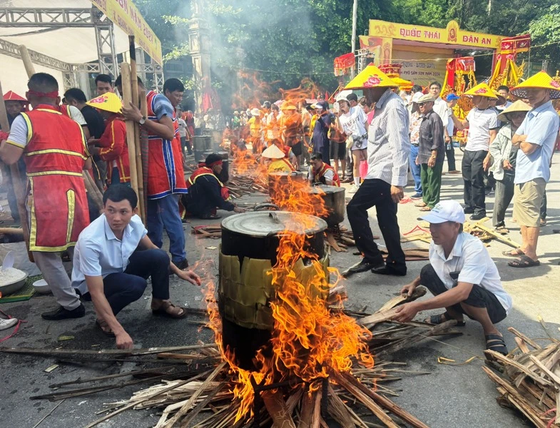  Lễ hội bánh chưng, bánh giầy ở Sầm Sơn (Thanh Hóa) ảnh 5