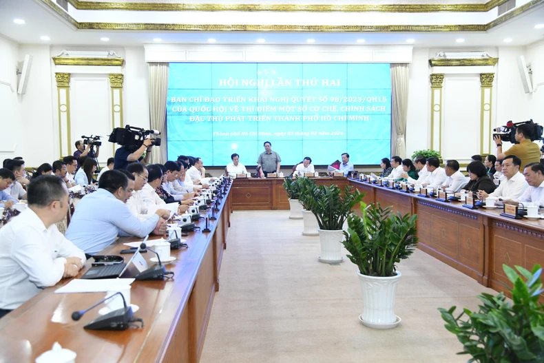 Thủ tướng Phạm Minh Chính chủ trì Hội nghị Ban Chỉ đạo triển khai Nghị quyết 98/2023/QH15 của Quốc hội ảnh 3
