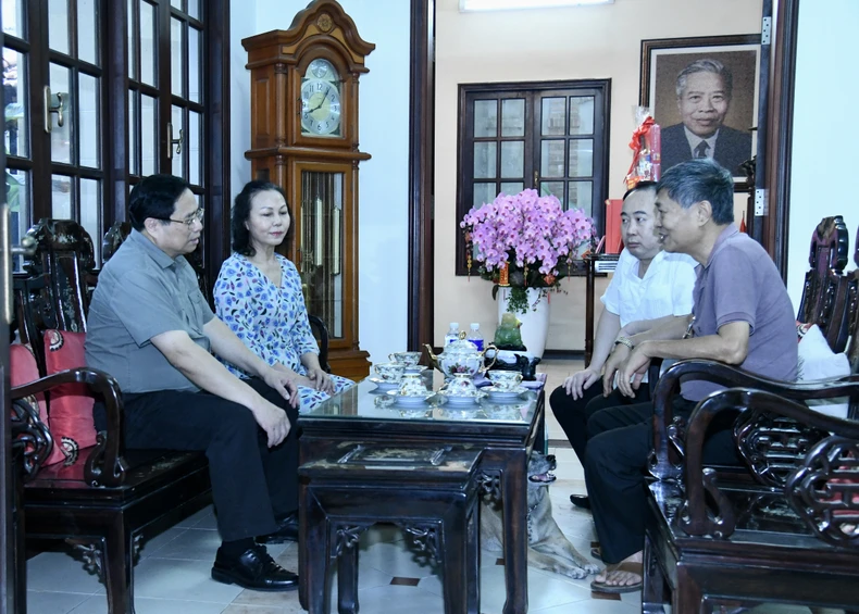Thủ tướng Phạm Minh Chính chủ trì Hội nghị Ban Chỉ đạo triển khai Nghị quyết 98/2023/QH15 của Quốc hội ảnh 5