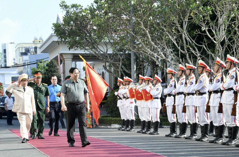Thủ tướng Phạm Minh Chính thăm các đơn vị, lực lượng vũ trang ứng trực dịp Tết tại thành phố Cần Thơ ảnh 4