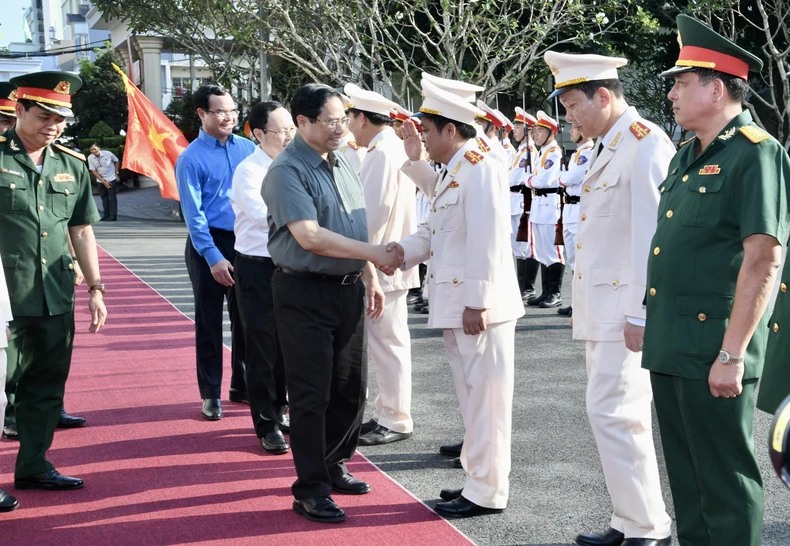 Thủ tướng Phạm Minh Chính thăm các đơn vị, lực lượng vũ trang ứng trực dịp Tết tại thành phố Cần Thơ ảnh 2