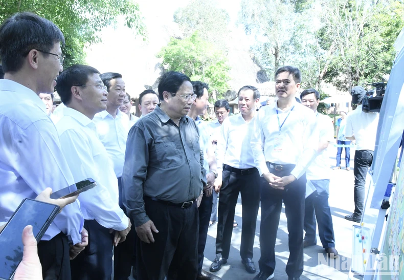 Thủ tướng Phạm Minh Chính khảo sát một số công trình trọng điểm tại Phú Quốc ảnh 5