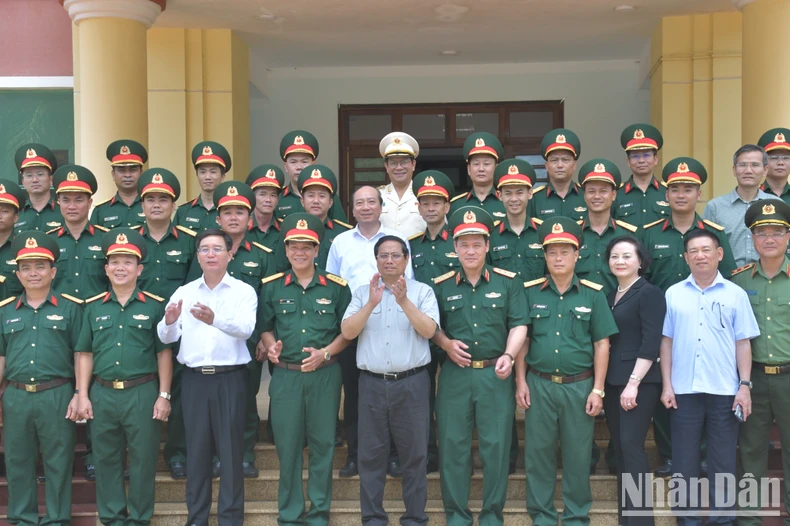 Thủ tướng Phạm Minh Chính thăm các lực lượng vũ trang tỉnh Đắk Lắk ảnh 4