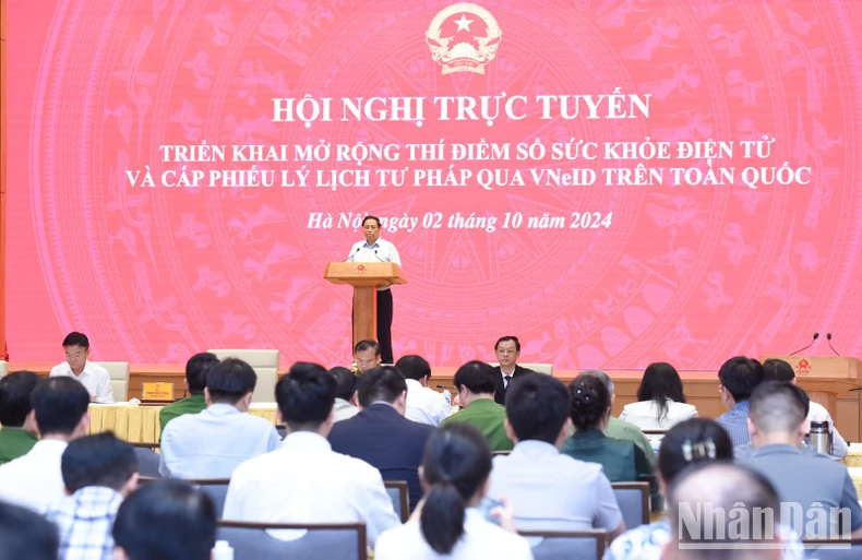 Quyết tâm mở rộng thí điểm sổ sức khỏe điện tử và cấp phiếu lý lịch tư pháp qua VNeID trên toàn quốc ảnh 2