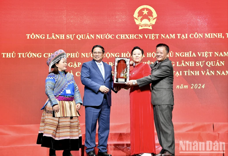 Nỗ lực tăng cường kết nối, gìn giữ mối quan hệ hữu nghị Việt Nam-Trung Quốc ảnh 2