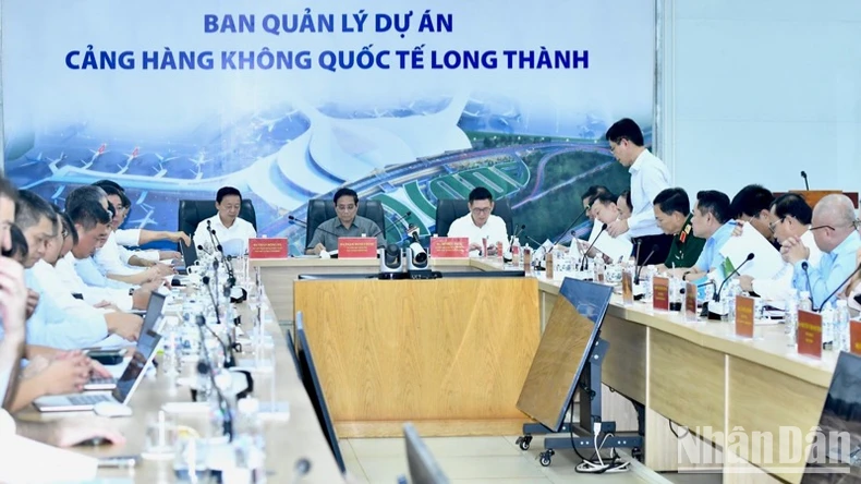 Thủ tướng Phạm Minh Chính thị sát, kiểm tra tiến độ xây dựng Cảng hàng không quốc tế Long Thành ảnh 8