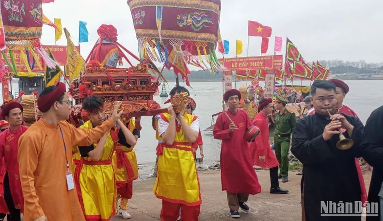 Gần 100 nghìn du khách đến với Lễ hội đền Trần Thái Bình năm 2024 ảnh 4