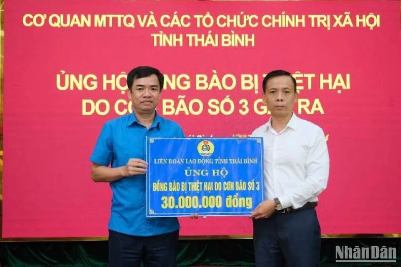 Mặt trận Tổ quốc tỉnh Thái Bình tiếp nhận hơn 20 tỷ đồng ủng hộ sau bão số 3 ảnh 1