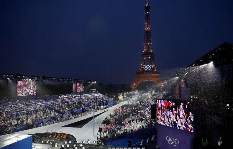 Lễ khai mạc Olympic 2024 hoành tráng và lung linh trên sông Seine ảnh 24