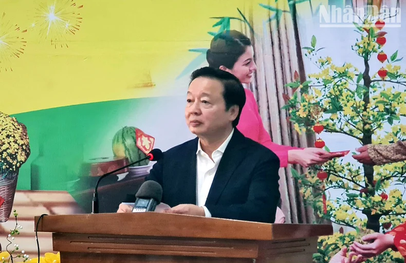 Phó Thủ tướng Trần Hồng Hà thăm, tặng quà cho nhân dân và đoàn viên, công nhân lao động tại Kon Tum ảnh 2