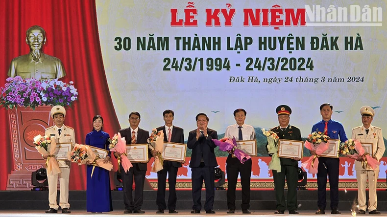 Kon Tum: Kỷ niệm 30 năm ngày thành lập huyện Đăk Hà ảnh 4
