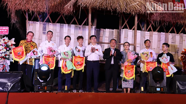 Kon Tum: Xác lập kỷ lục Việt Nam 120 món ăn chế biến từ đẳng sâm ảnh 1