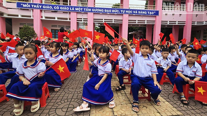 Kon Tum: Gần 171 nghìn trẻ em, học sinh nô nức đến trường ảnh 3