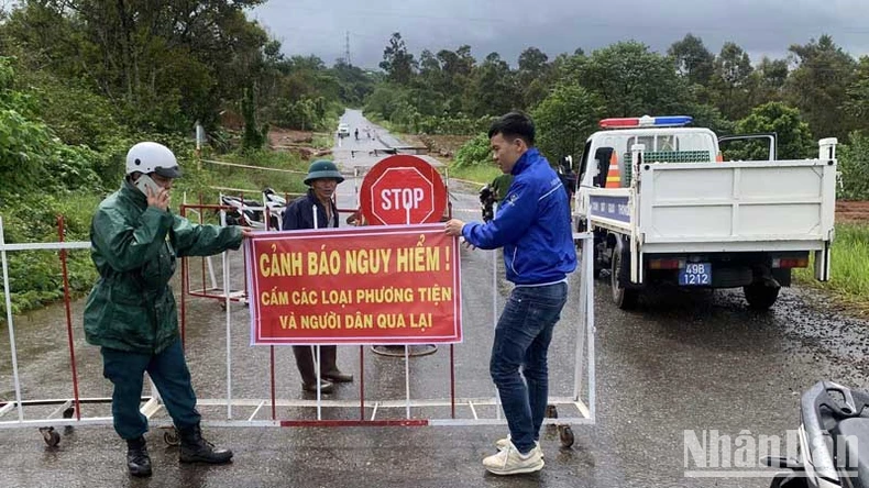 Cận cảnh sụt lún nghiêm trọng tuyến đường tránh phía nam thành phố Bảo Lộc ảnh 6