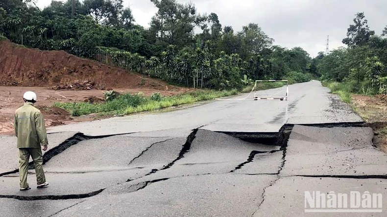 Cận cảnh sụt lún nghiêm trọng tuyến đường tránh phía nam thành phố Bảo Lộc ảnh 5