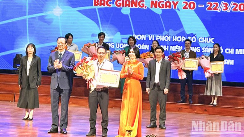 Học sinh huyện vùng xa Lâm Đồng đoạt giải Nhất tại cuộc thi khoa học-kỹ thuật cấp quốc gia học sinh trung học ảnh 2