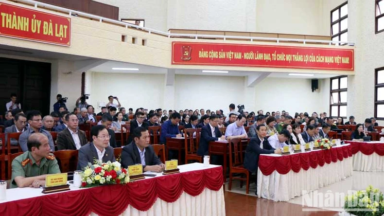 Trưởng Ban Nội chính Trung ương Phan Đình Trạc tiếp xúc cử tri thành phố Đà Lạt ảnh 6
