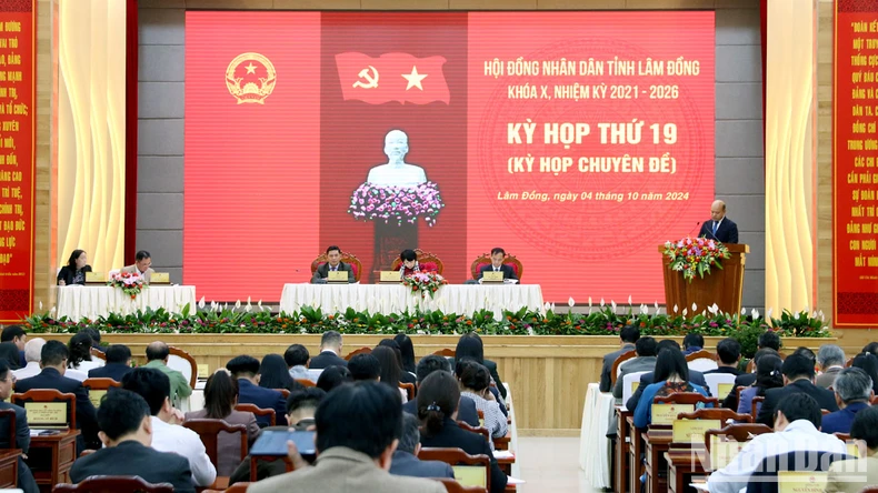 Quang cảnh kỳ họp.