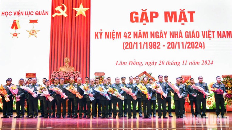 Học viện Lục quân tri ân các thế hệ nhà giáo nhân kỷ niệm Ngày Nhà giáo Việt Nam ảnh 6