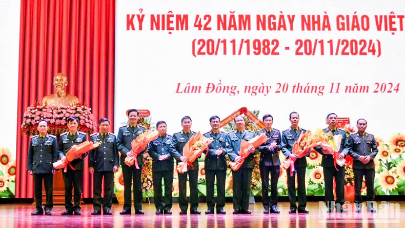 Học viện Lục quân tri ân các thế hệ nhà giáo nhân kỷ niệm Ngày Nhà giáo Việt Nam ảnh 5