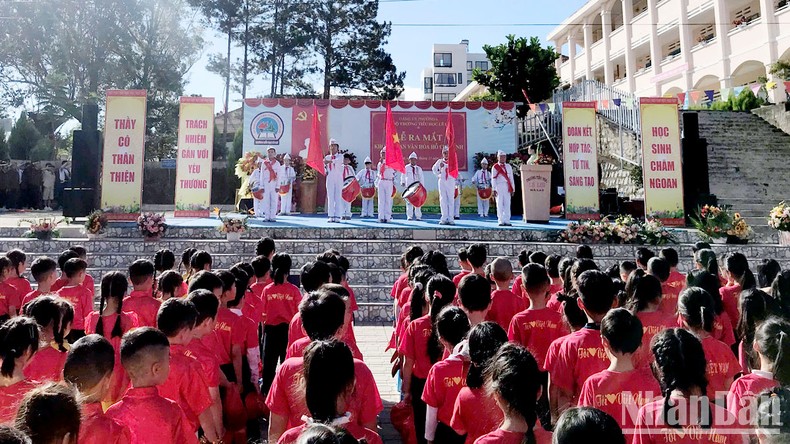 Đại diện 3 cấp trường phổ thông tại Đà Lạt đã ra mắt “Không gian văn hóa Hồ Chí Minh” ảnh 1