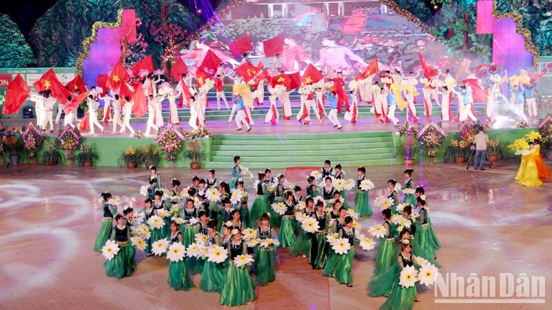 Xử lý nhiều trường hợp rao bán giấy mời dự khai mạc Festival Hoa Đà Lạt ảnh 3