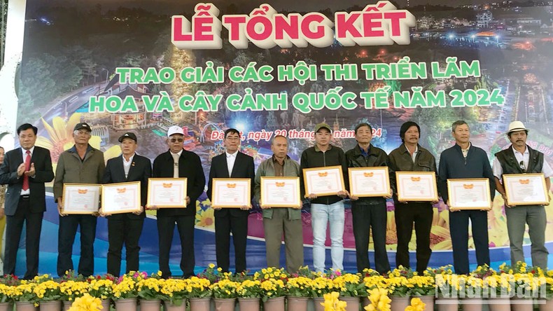 Trao giải các hội thi triển lãm hoa và cây cảnh quốc tế năm 2024 tại Đà Lạt ảnh 4