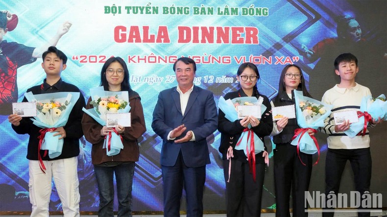 Hai tay vợt trẻ Lâm Đồng đoạt Huy chương Vàng Giải Bóng bàn Mỹ mở rộng ảnh 1