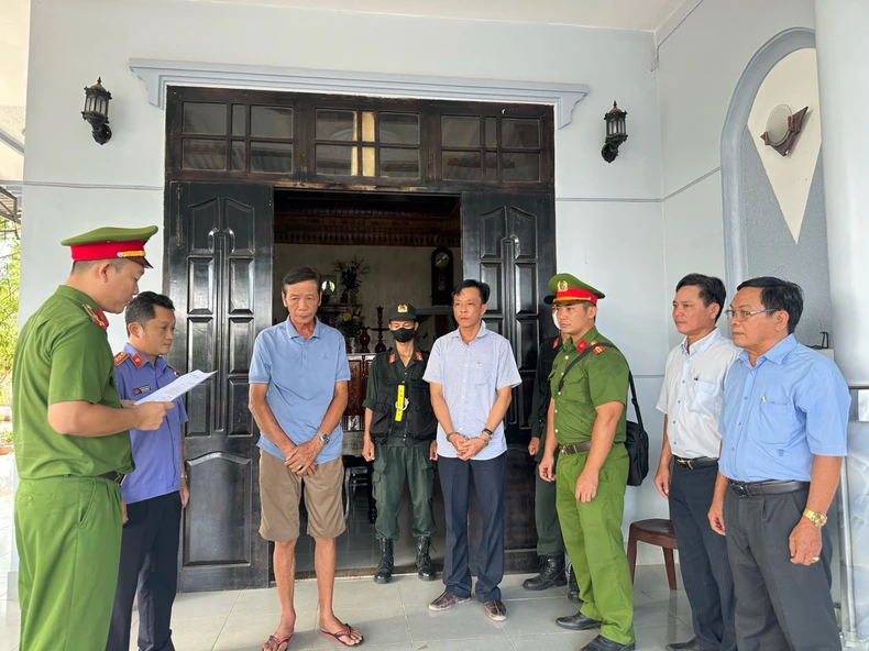 Bắt tạm giam Phó Giám đốc Trung tâm phát triển quỹ đất huyện Hàm Tân, Bình Thuận ảnh 1