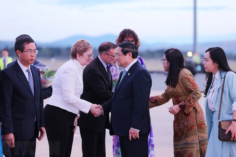 View - [Ảnh] Thủ tướng Phạm Minh Chính bắt đầu thăm chính thức Australia