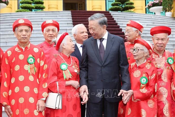 Chủ tịch nước Tô Lâm gặp mặt người cao tuổi, cán bộ Hội Người cao tuổi tiêu biểu ảnh 2
