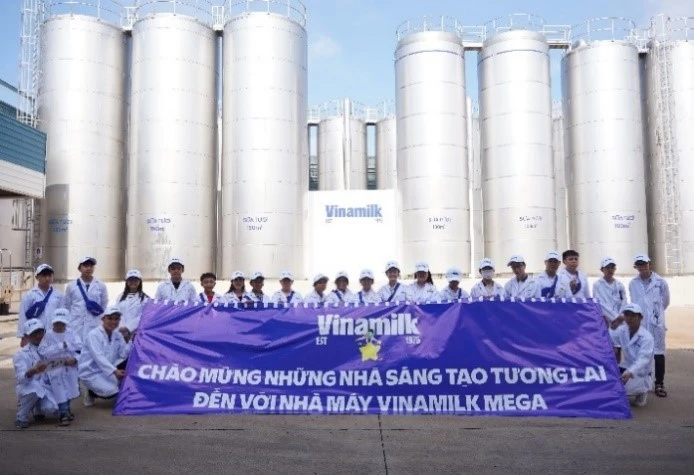 Vinamilk lan tỏa ý thức bảo vệ môi trường đến học sinh qua siêu nhà máy sữa và trang trại Green Farm ảnh 5