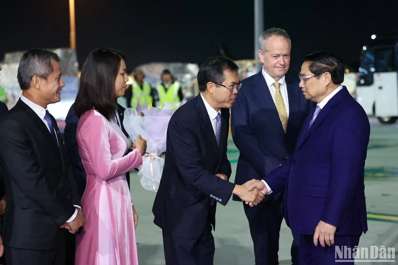 Thủ tướng Phạm Minh Chính và Phu nhân tới Melbourne bắt đầu chuyến tham dự Hội nghị Cấp cao đặc biệt ASEAN-Australia ảnh 1