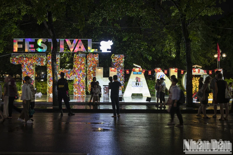 Festival Thu Hà Nội năm 2024 thu hút đông đảo khách du lịch trong và ngoài nước.